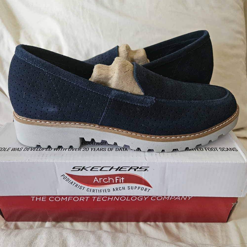 SKETCHERS GO WALK LOAFERS. Size 9 brand new, never worn, still in box.